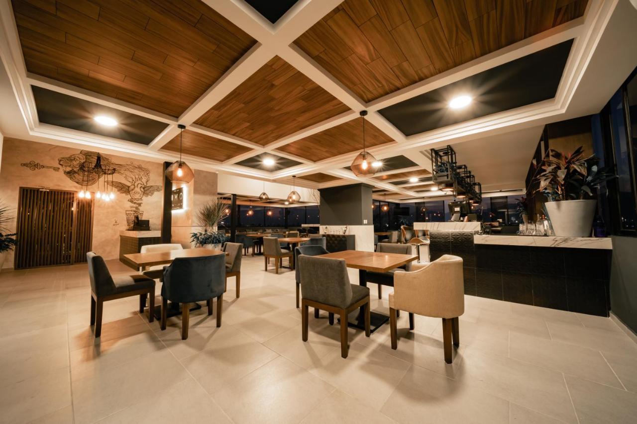Nuve Hotell Torreón Exteriör bild